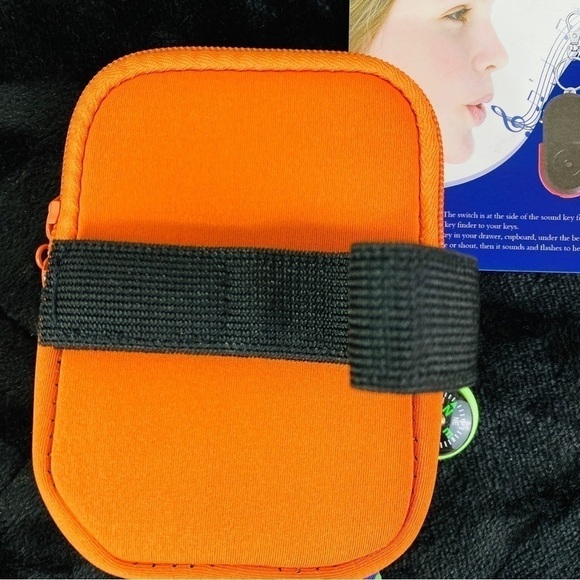 Water Bottle Pocket Key Finder Whistle Flashlight Compass - Picture 3 of 9